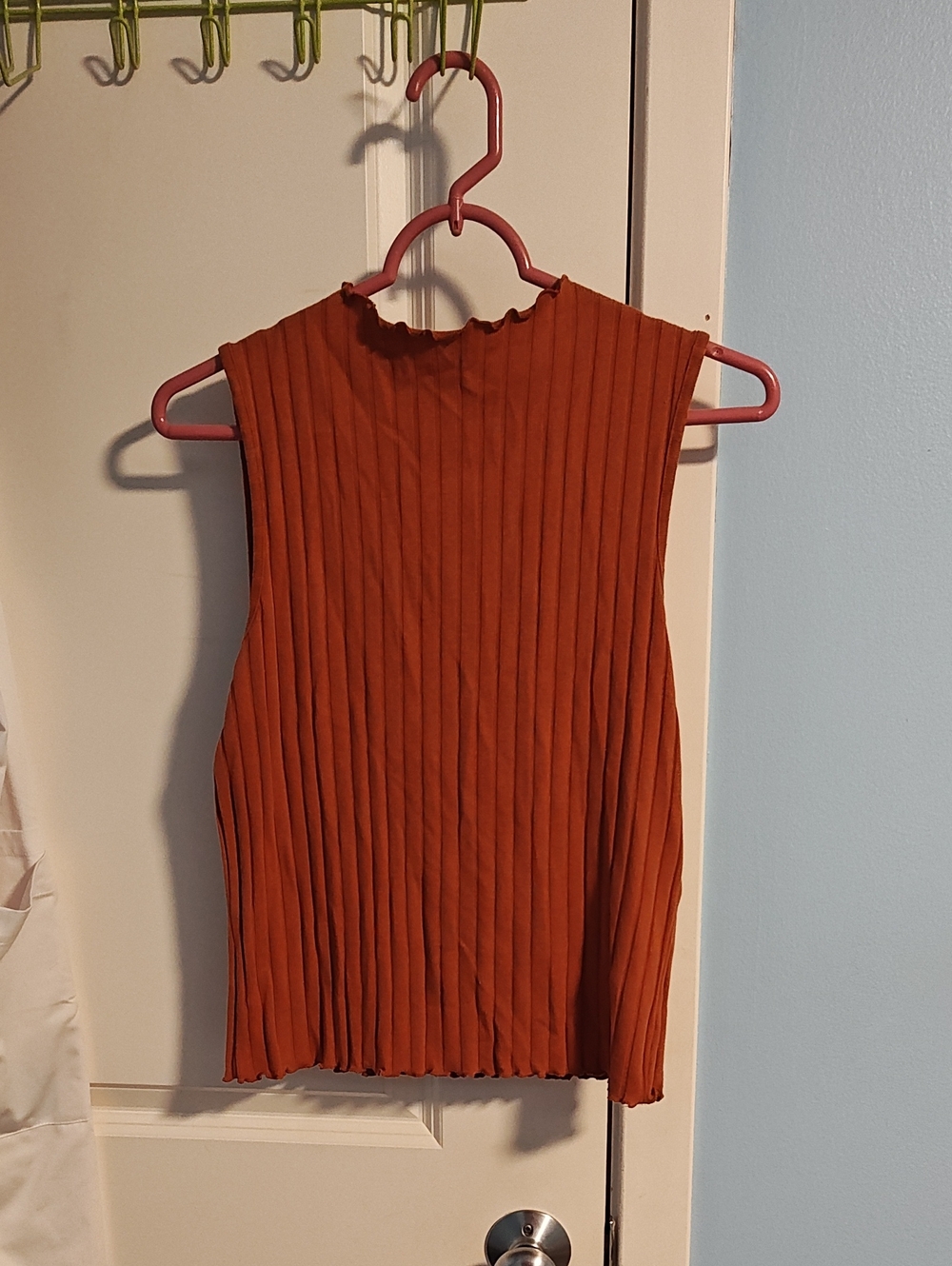 Vero Moda Rust Ribbed Mock Neck Sleeveless Tank